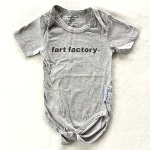 4/25$ 🦋 fart factory joke onesie for baby